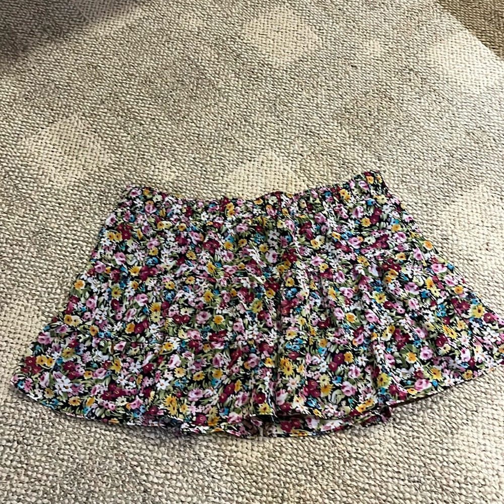 NWOT floral mini skater skirt